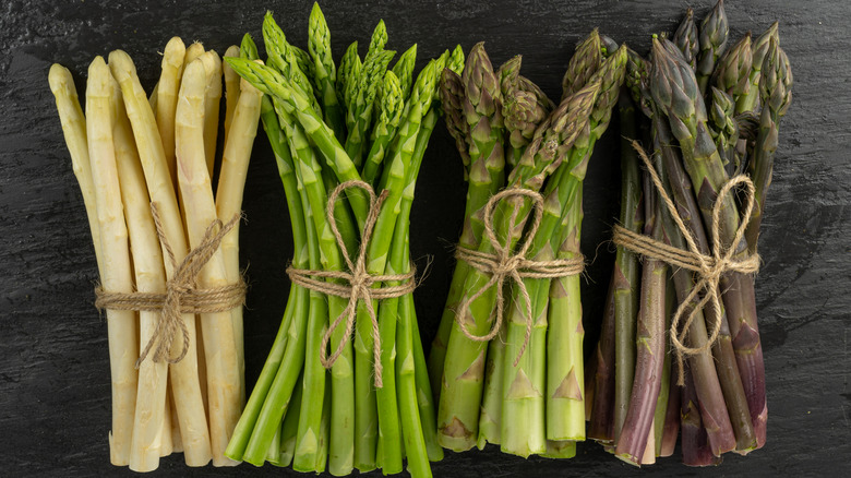 Bunches of various asparagus varieties
