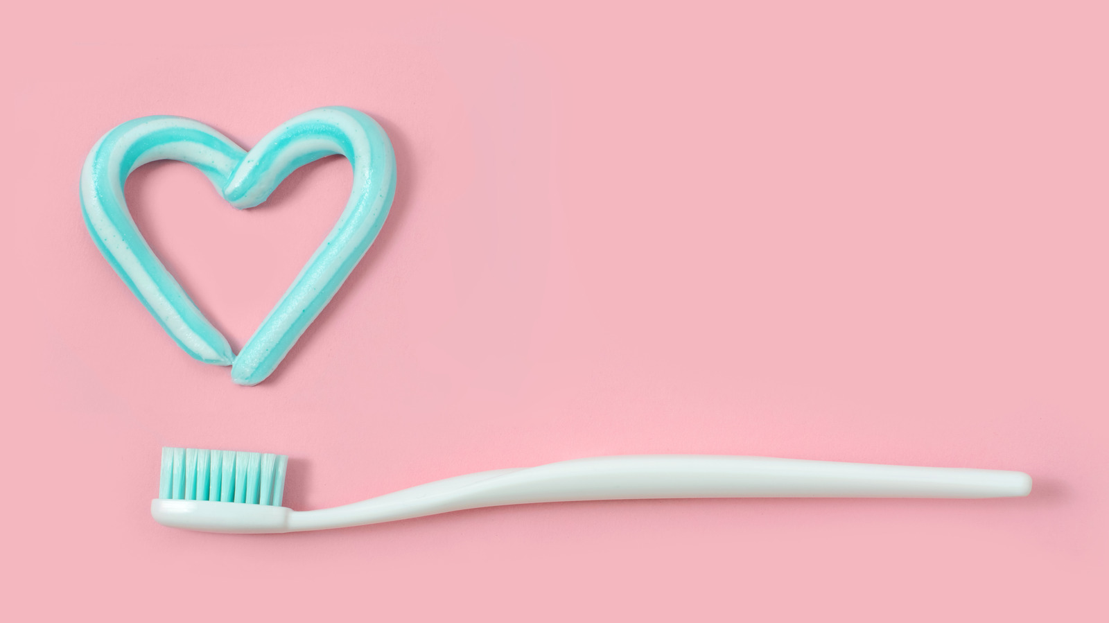 14 Genius Tips For Using Toothpaste At Home