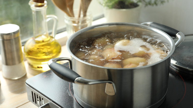 Boiling potatoes on the stove