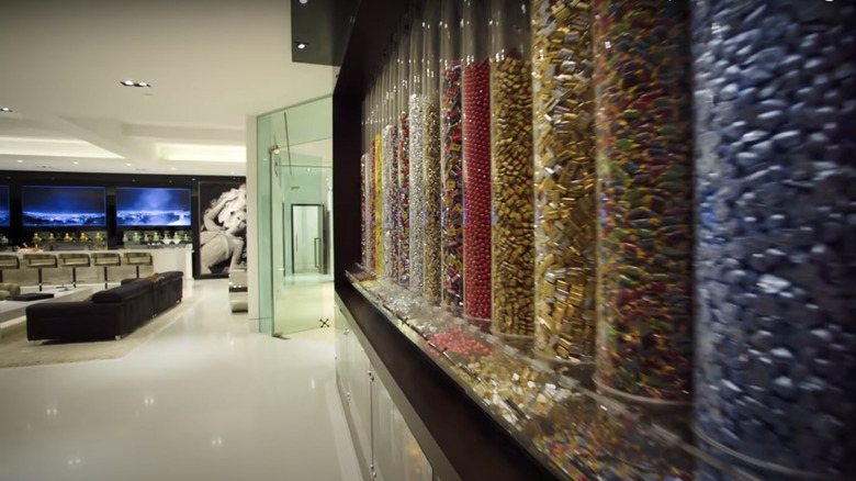 candy dispenser wall