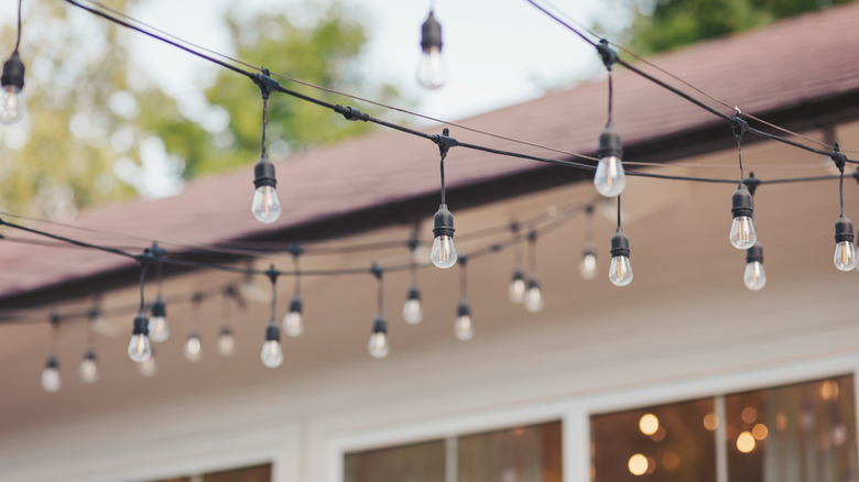 Outdoor string lighting
