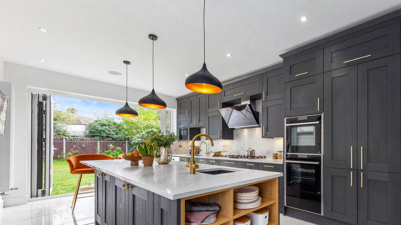 Pendant lighting in kitchen
