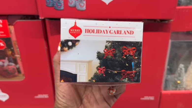 A product photo of Aldi's gold holiday bow garland