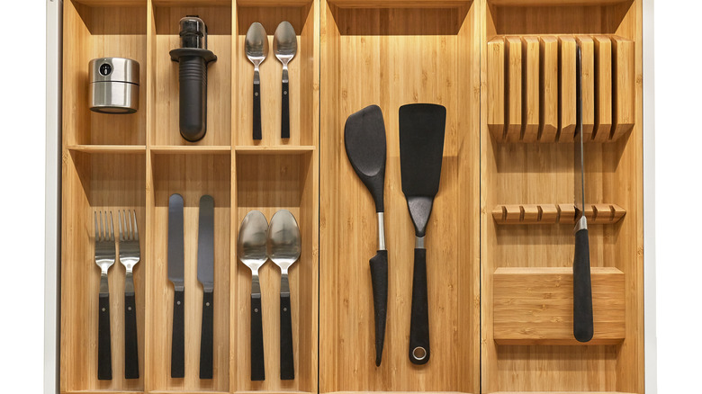 knife holder inside drawer