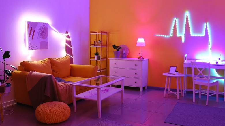Y2K aesthetic decor ideas for bedroom