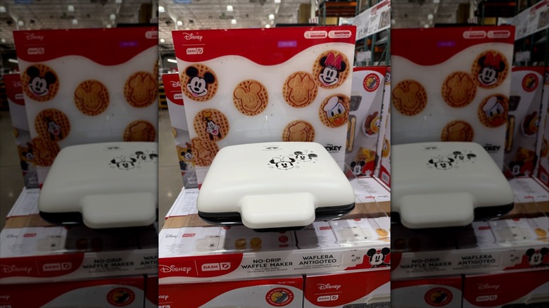 Dash Disney Mickey and Friends waffle maker