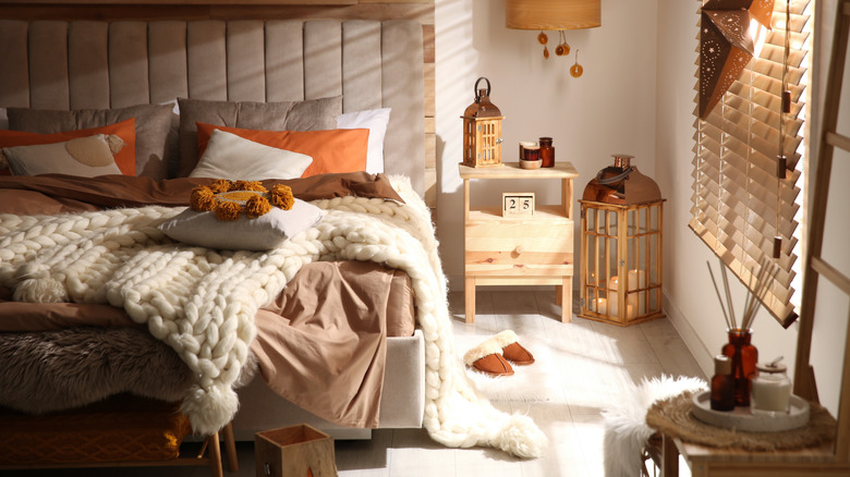 Neutral fall bedding