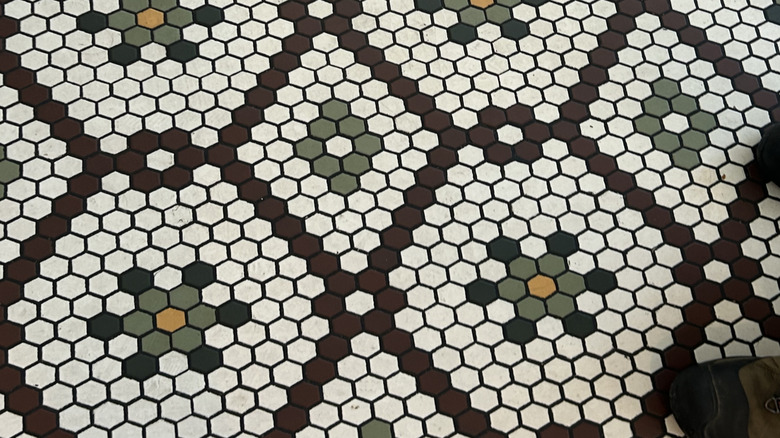 Art Deco tile pattern