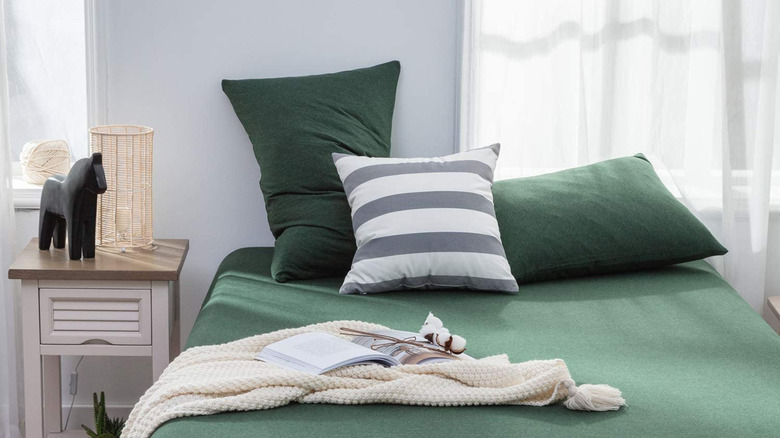 Green jersey bed linen set
