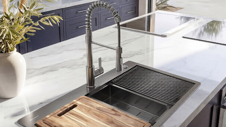 Glacier Workstation Kitchen Sink