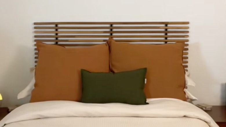 NÄMMARÖ Privacy screen as a headboard