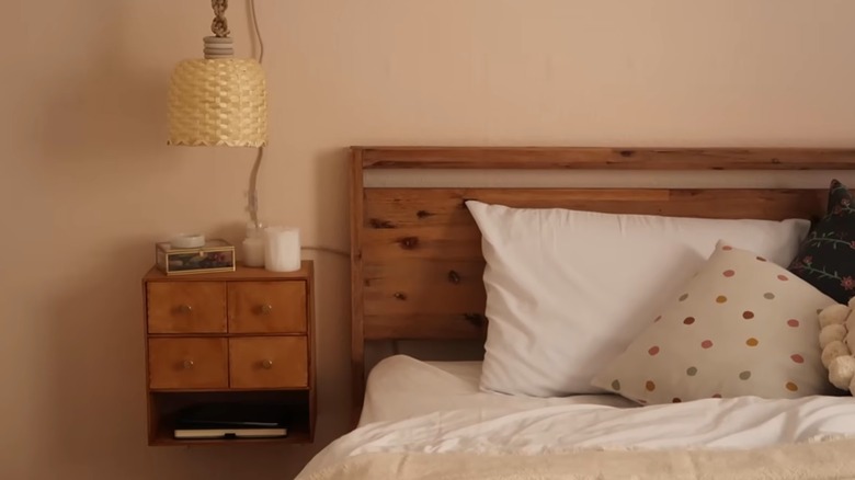 MOPPE Mini storage chest as a wall-mounted nightstand