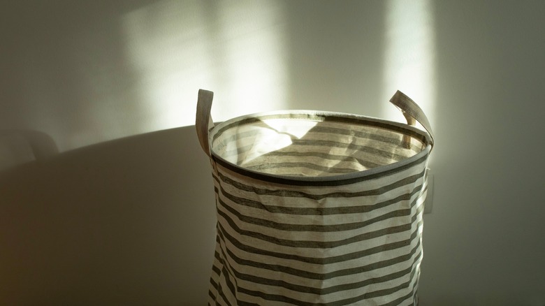 Canvas laundry hamper