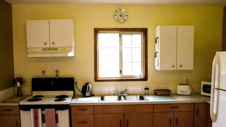 butter yellow walls in kitchen