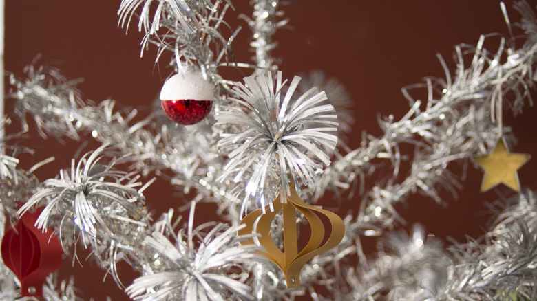 Aluminum Christmas tree with ornaments