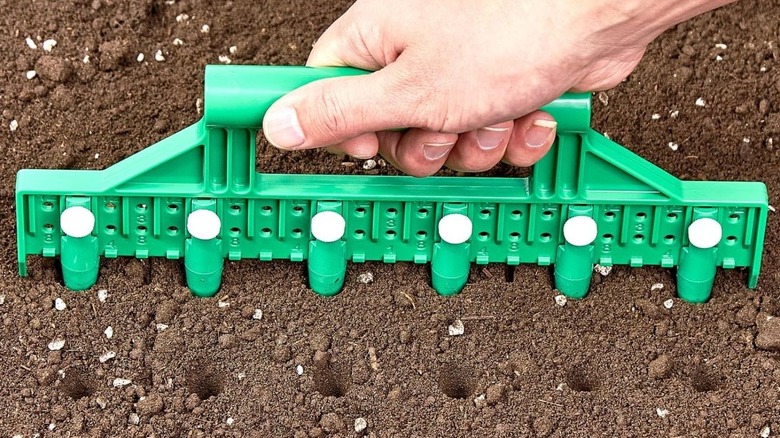 Seed spacer tool