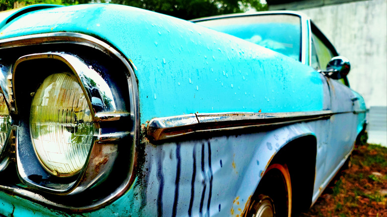 Bumper jacks were used on vintage cars
