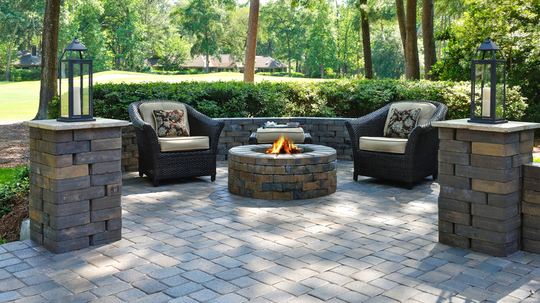 outdoor firepit