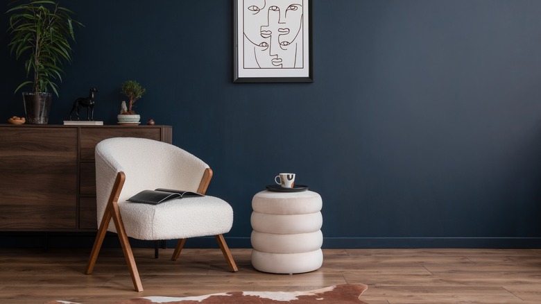 Dark graphite mid-century room