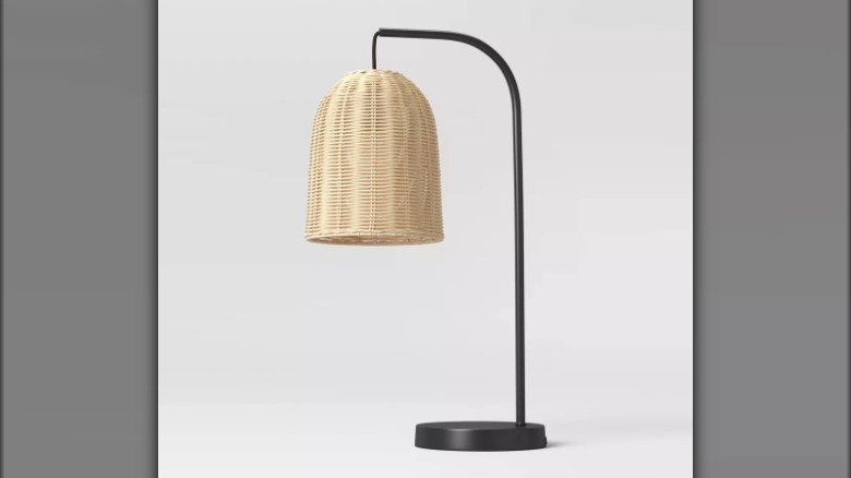 Rattan shade desk lamp