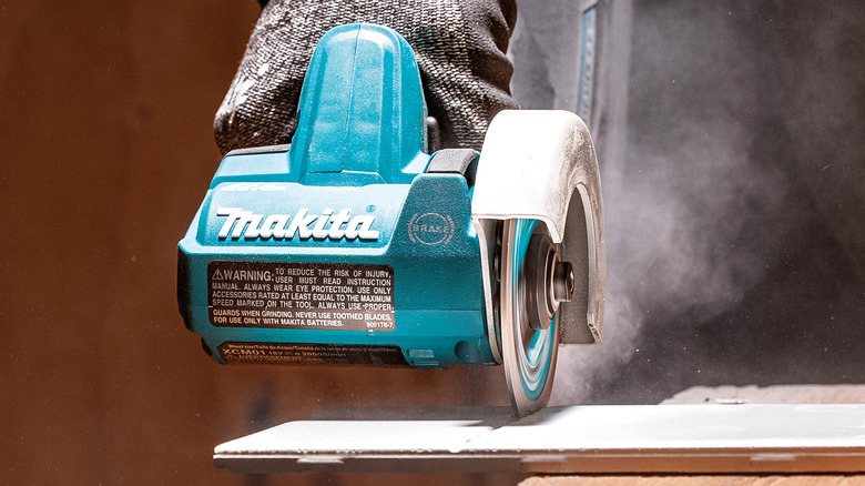 Close-up shot of Makita's 18V LXT Lithium-Ion Brushless Cordless 3-inch Cut-Off Tool