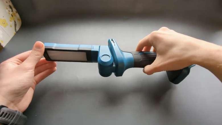 Makita's 18V LXT Lithium-Ion Cordless 18 LED Flashlight