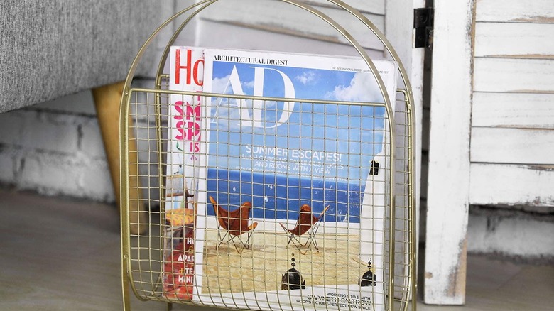 Gold wire magazine rack