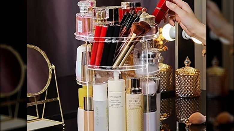 Circular makeup organizer