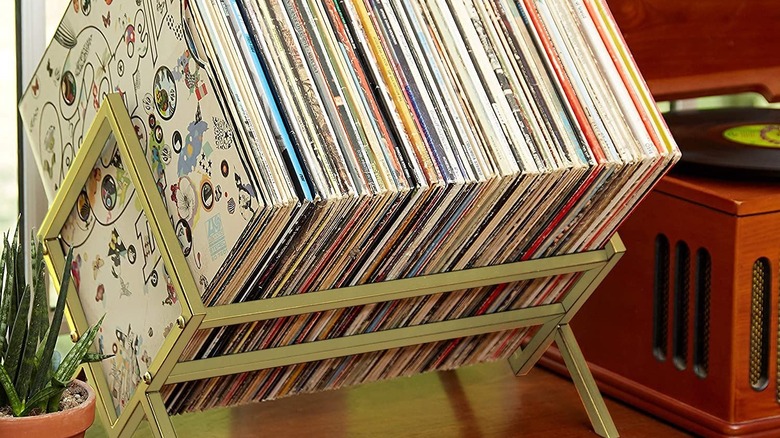 Records in tabletop organizer