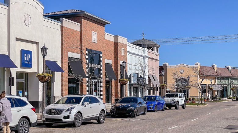 retail stores in Rochester Hills, Michigan