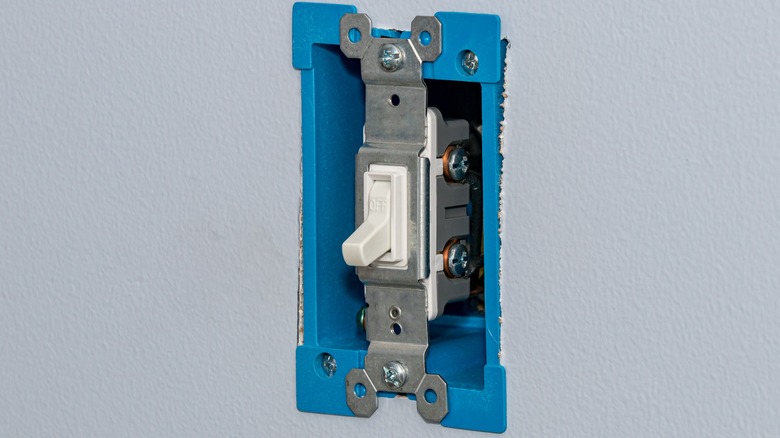 Clap to Illuminate: Building a Sound-Activated Light Switch 