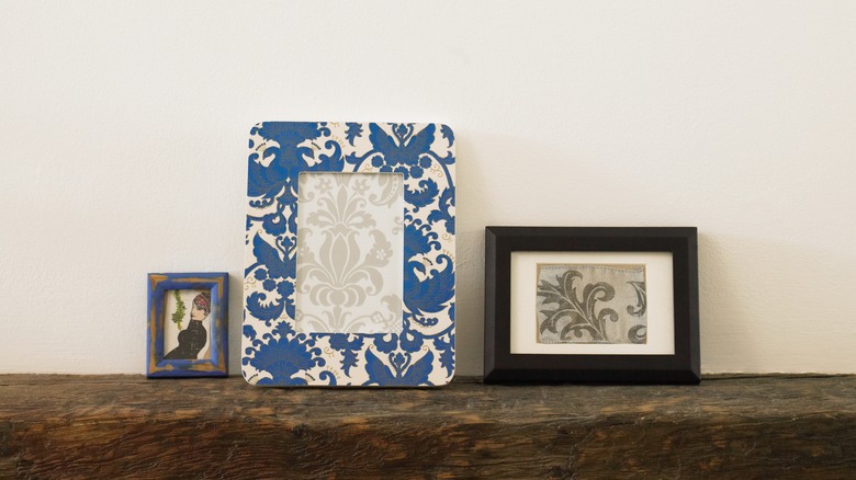 Empty picture frames