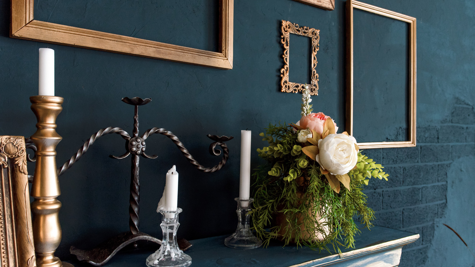 15 Ways To Incorporate The Dark Maximalism Trend Into Your Living Room Decor