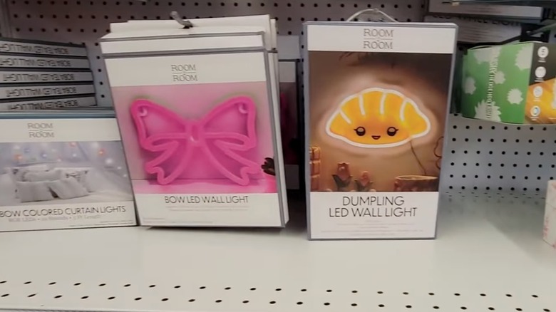 LED bow and dumpling shaped wall light