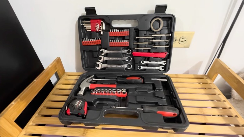 Open Cartman 148 Tool Set case with tools inside