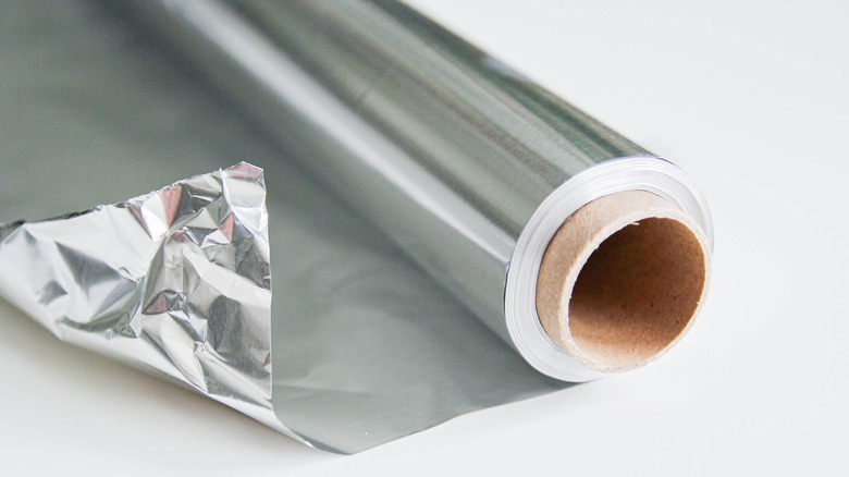 Aluminum foil roll