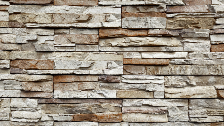 Closeup of a wall with stone veneer