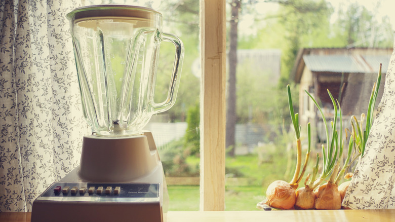 Vintage blender on kitchen counter