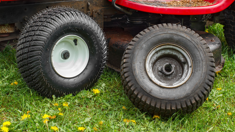 Lawn mower tires