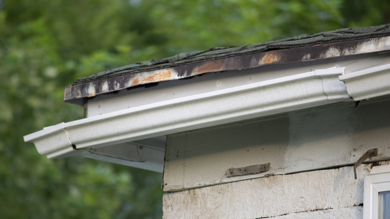 sagging gutters