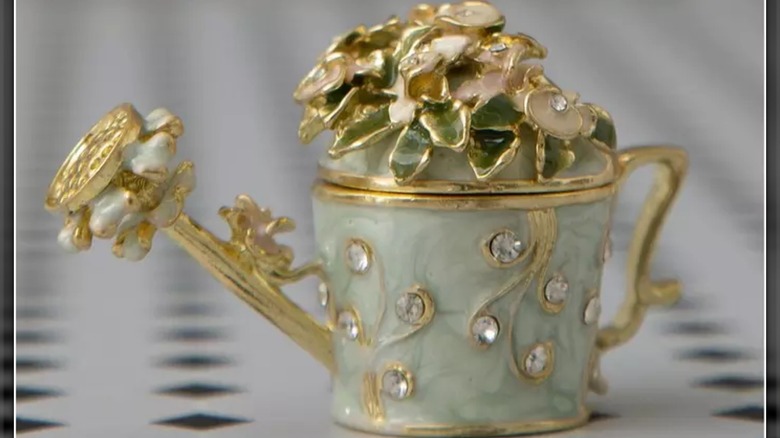 Watering can shaped jewelry box