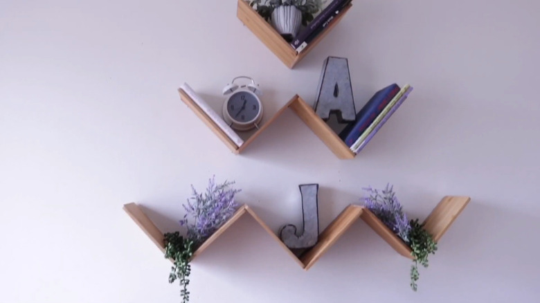 Cutting board zig-zag floating shelves DIY