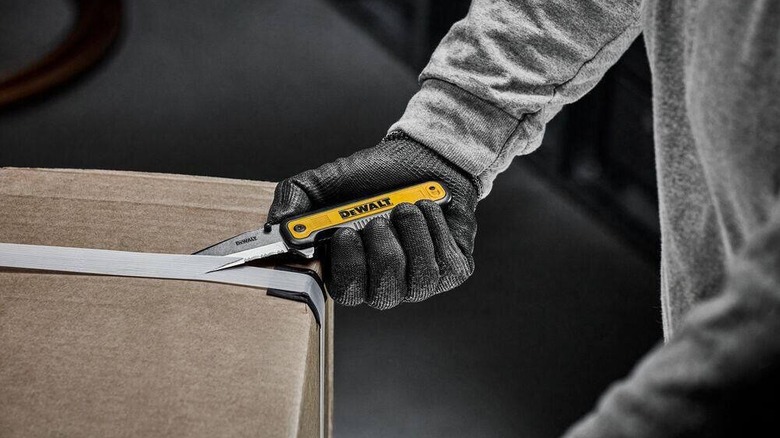 DeWalt Push and Flip tanto pocketknife