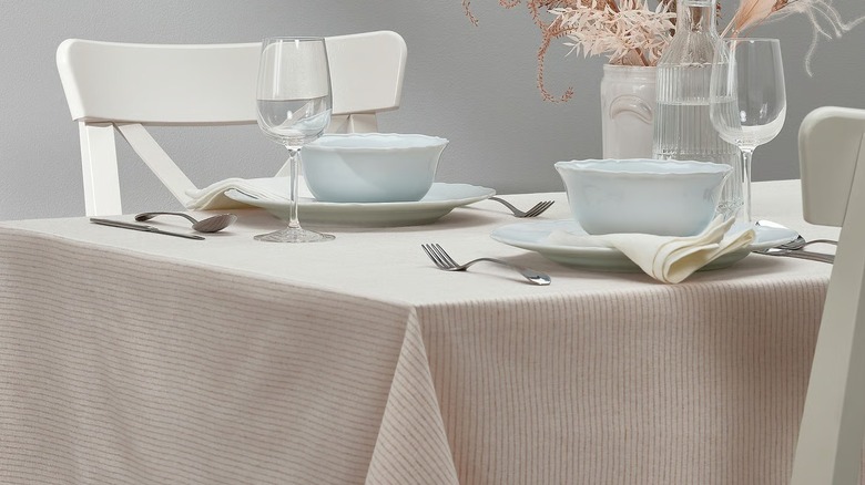 IKEA SILVERARV tablecloth