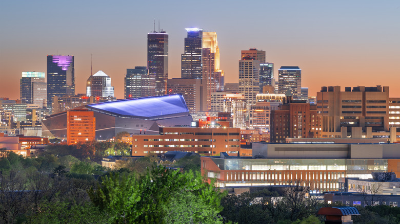 Minneapolis skyline at dusk