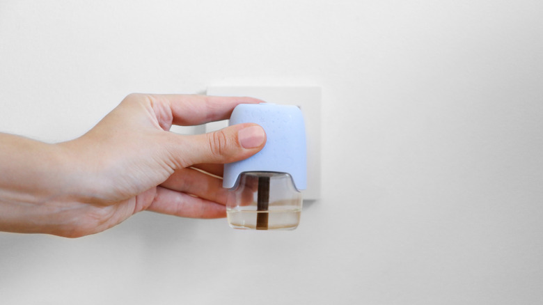 Plug-in scent diffuser