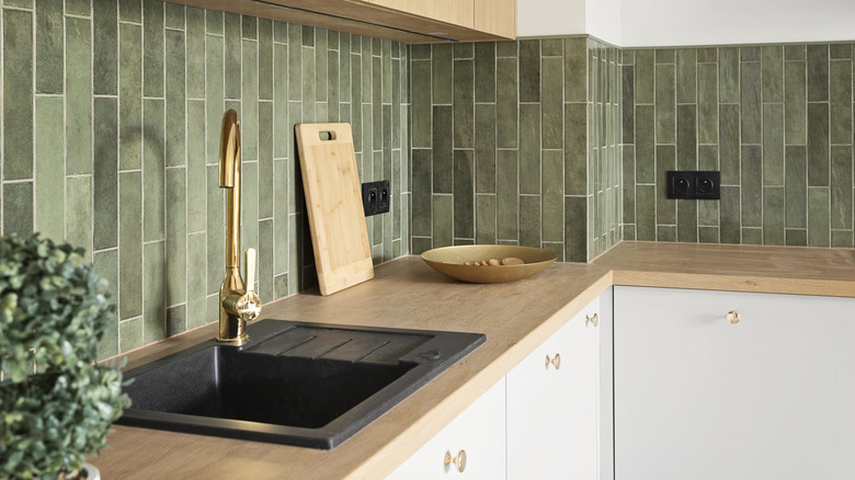 Backsplash tiles in kitchen