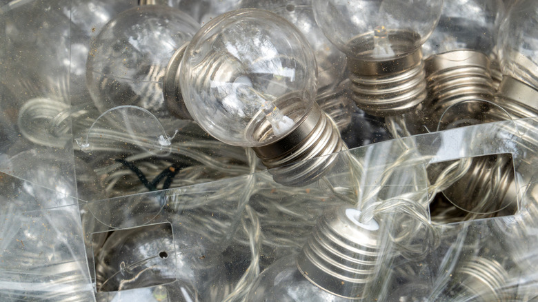 Light bulbs in plastic packaging