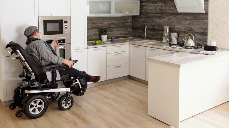 https://www.housedigest.com/img/gallery/18-simple-design-tricks-to-help-make-your-kitchen-more-accessible/accessible-appliances-1670751621.jpg