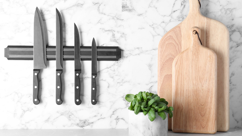 Magnetic knife rack